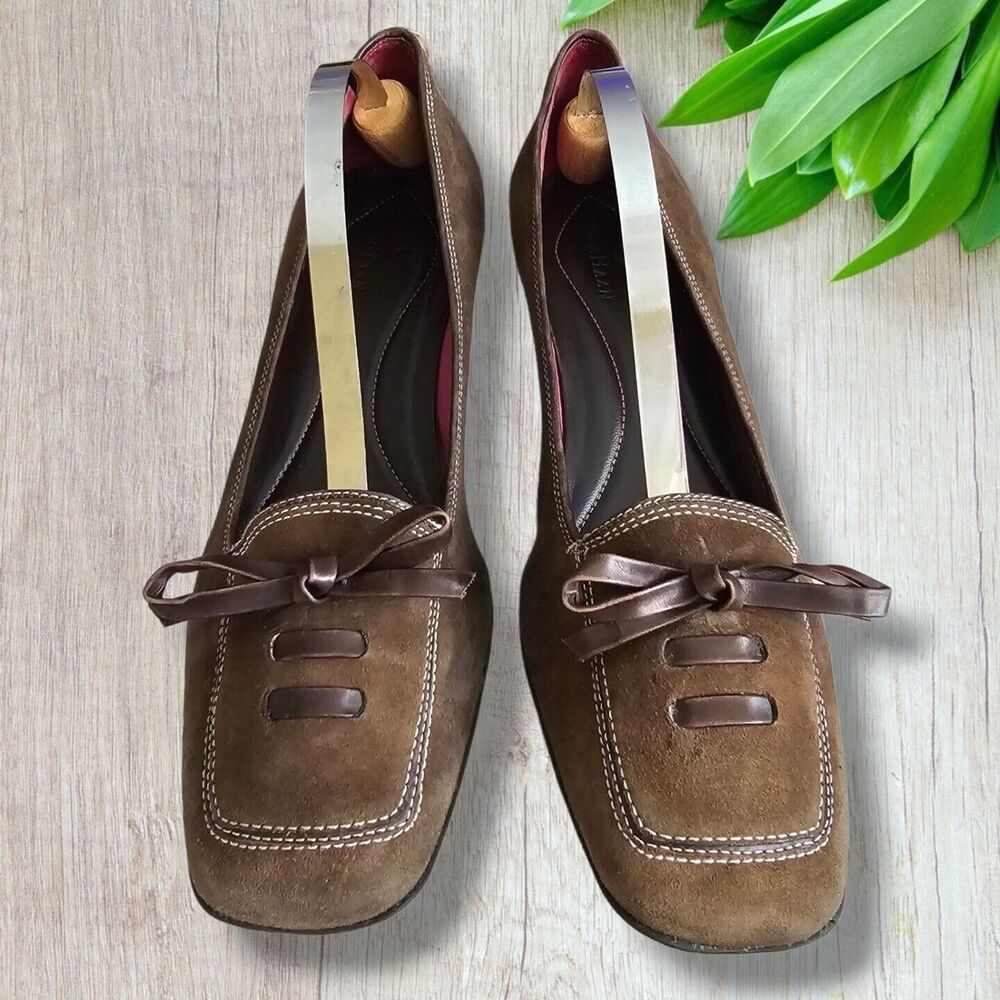 Cole Haan Women's Sz 8B Pumps Heels Brown Suede Bows Y2K 2.5" Heels Square Toe